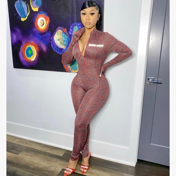 One piece Romper - Picture 1 of 5